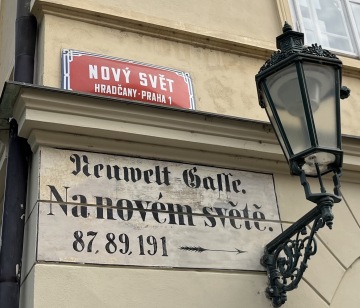Trasa audiovýletu Hradčany: Tajemné příběhy domů a umělců na Novém Světě